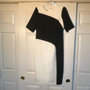 Color block midi dress, three-quarter sleeves.